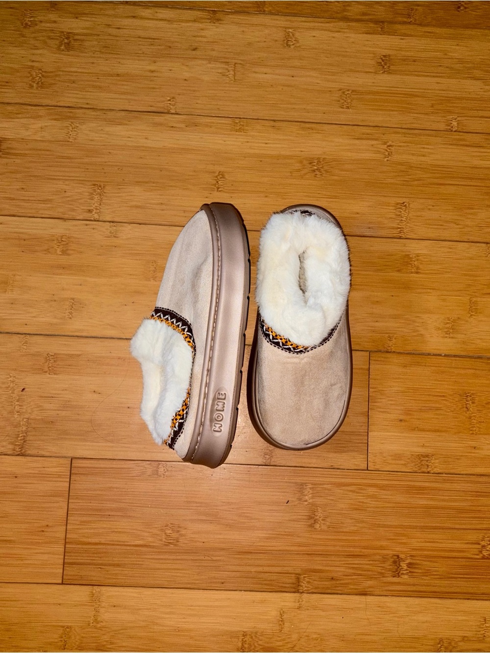 NEW Women’s Size 4-5 Shoe Cozy Slippers House Shoes Slip On